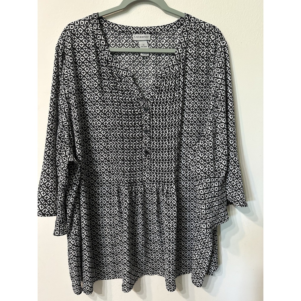 Catherines Womens 3X Tunic Blouse Black White Geometric 3/4 Bell Sleeve V-Neck